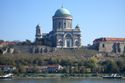 Blick über die Donau auf den Dom von Esztergom